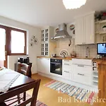 Jodler - In Position Apartment *